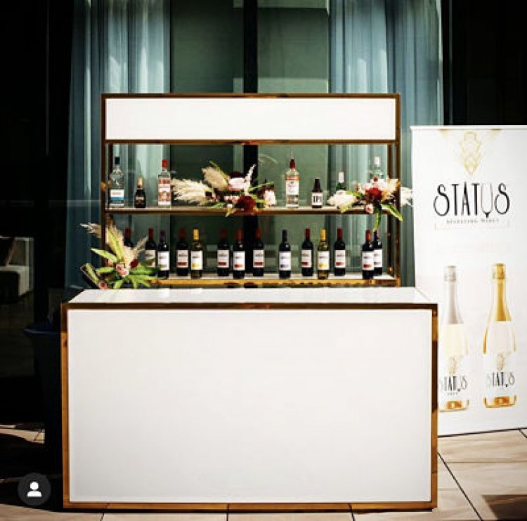Bar - 6ft Staight - Gold Frame / White top,front,Sides